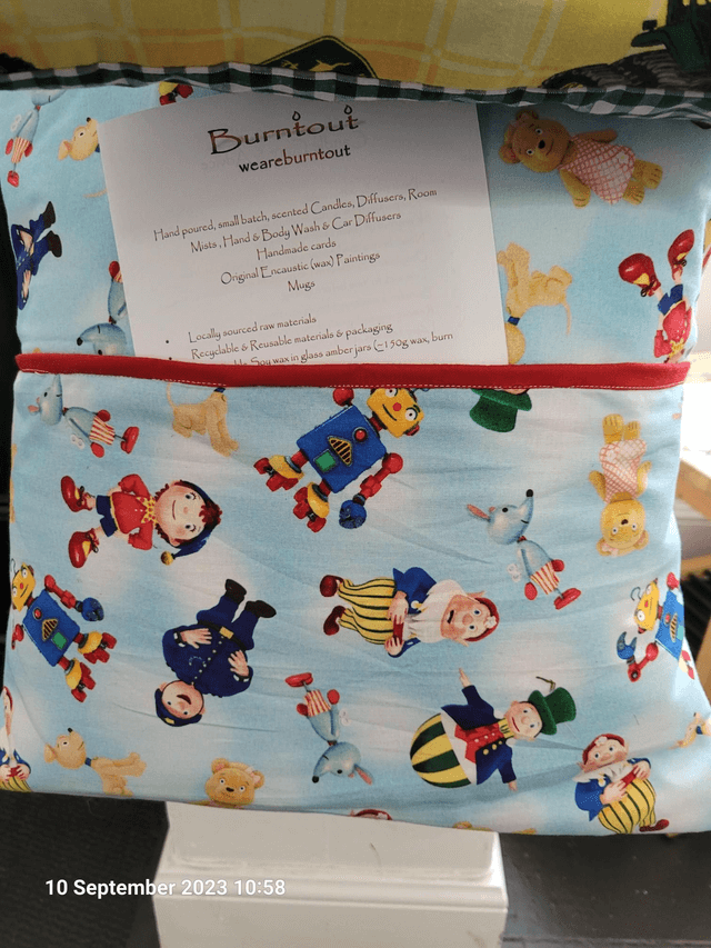 Book / kindle pillow