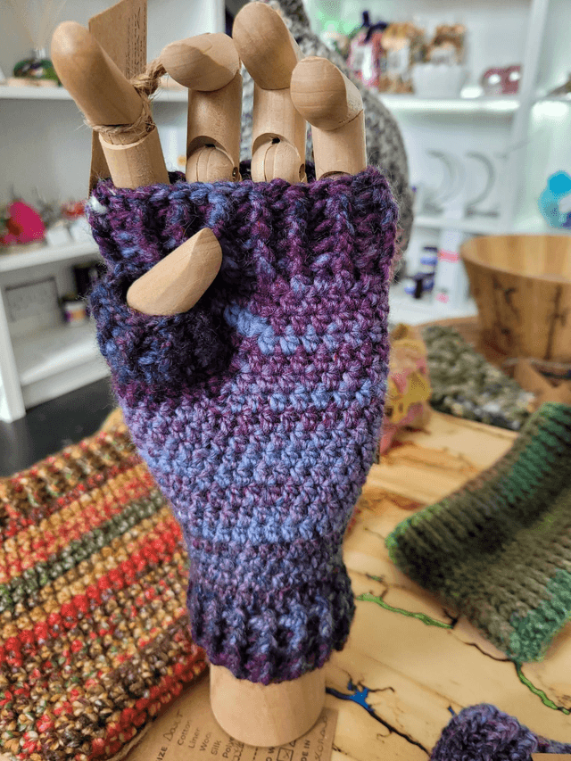 fingerless gloves